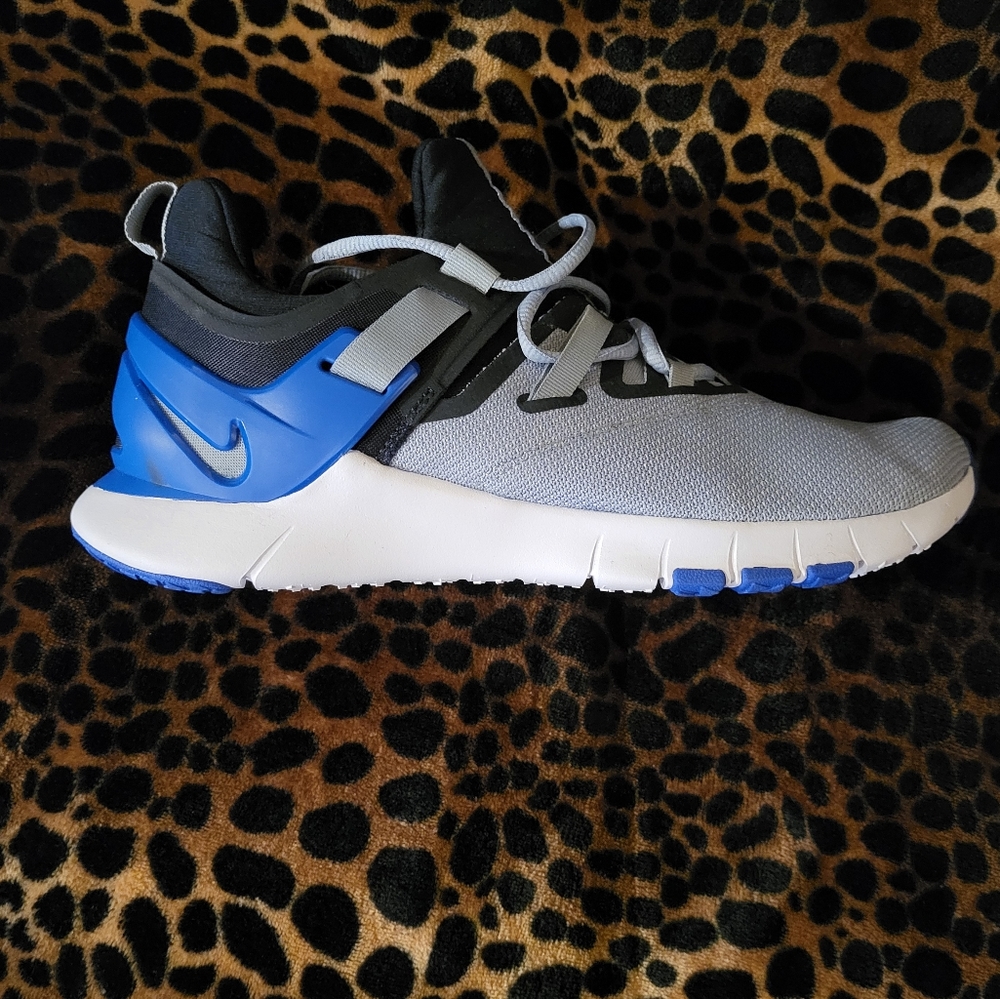 Men's Nike Trainer. Size 11.